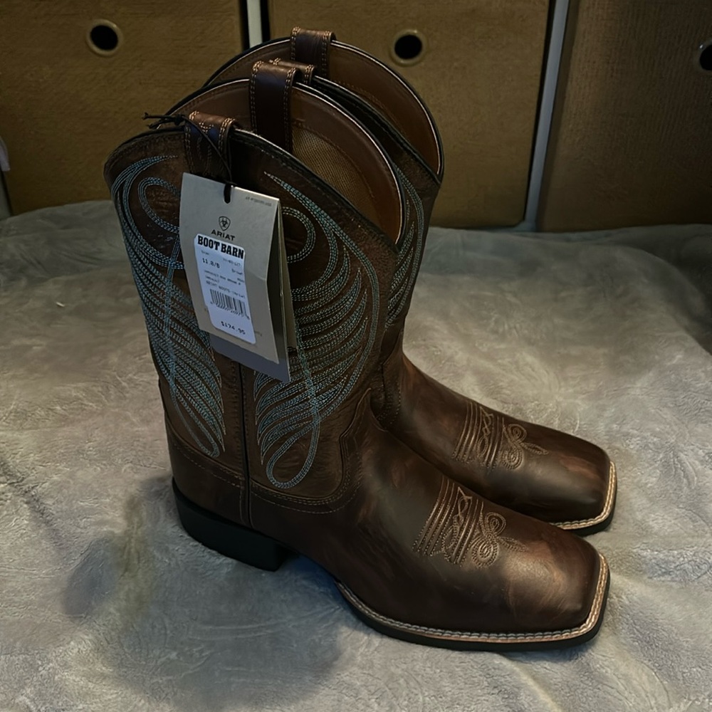 Women’s Ariat square toe boots